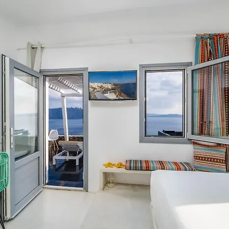 Solstice Luxury Oia (Santorini)